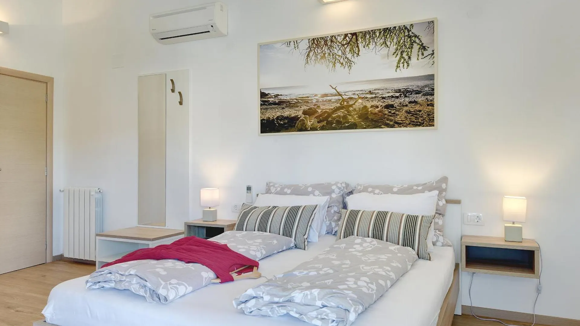Villa Klen For 15 People Near Pula With Jacuzzi And Children Playgorund