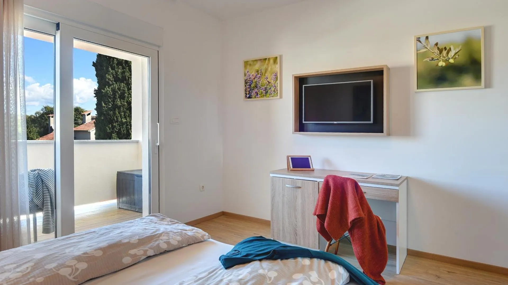 Villa Klen For 15 People Near Pula With Jacuzzi And Children Playgorund