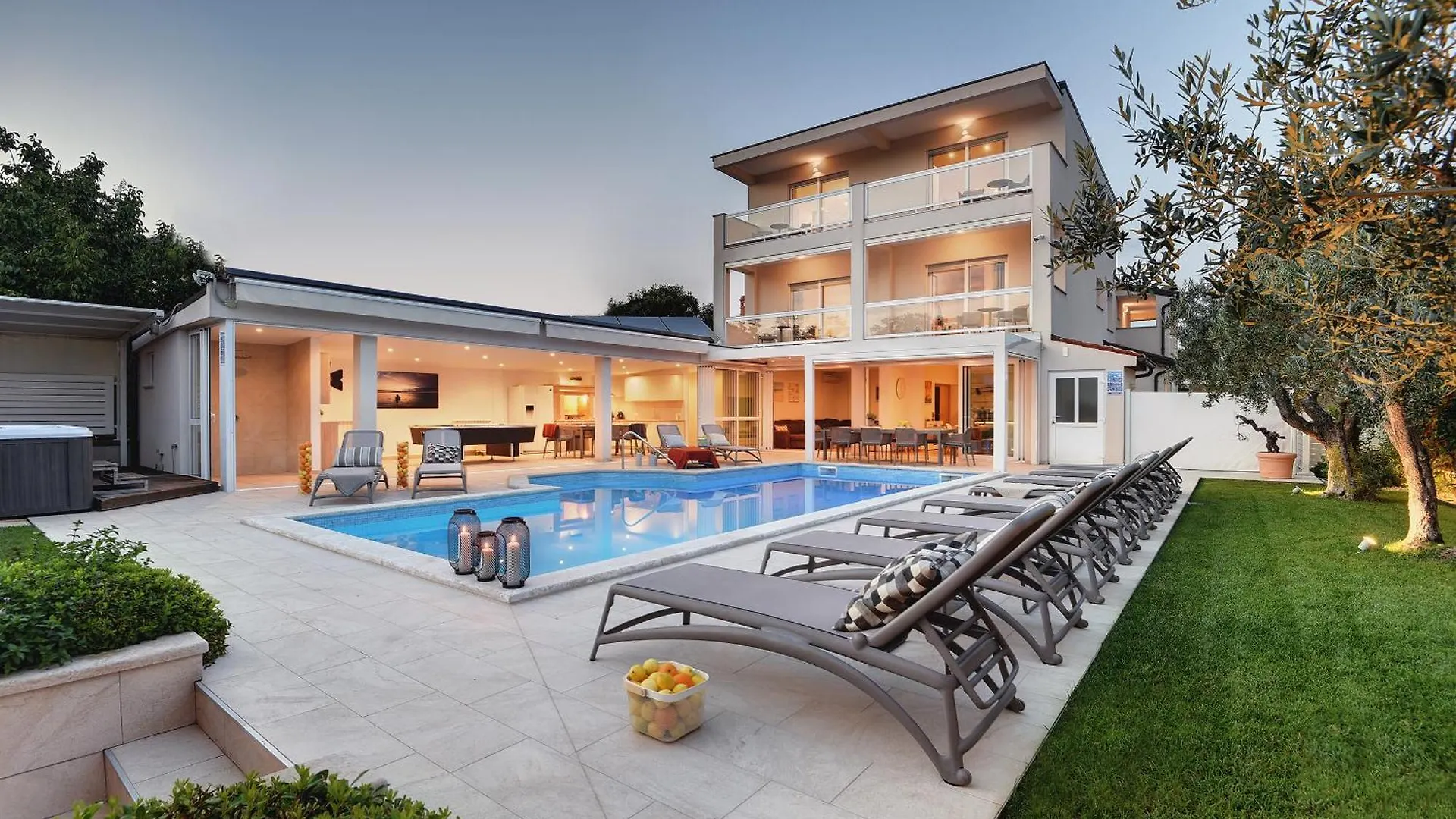 Villa Klen For 15 People Near Pula With Jacuzzi And Children Playgorund
