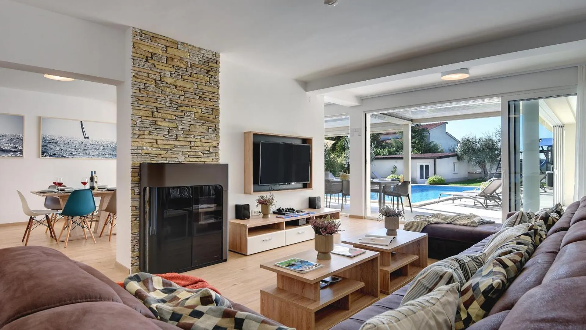 Villa Klen For 15 People Near Pula With Jacuzzi And Children Playgorund