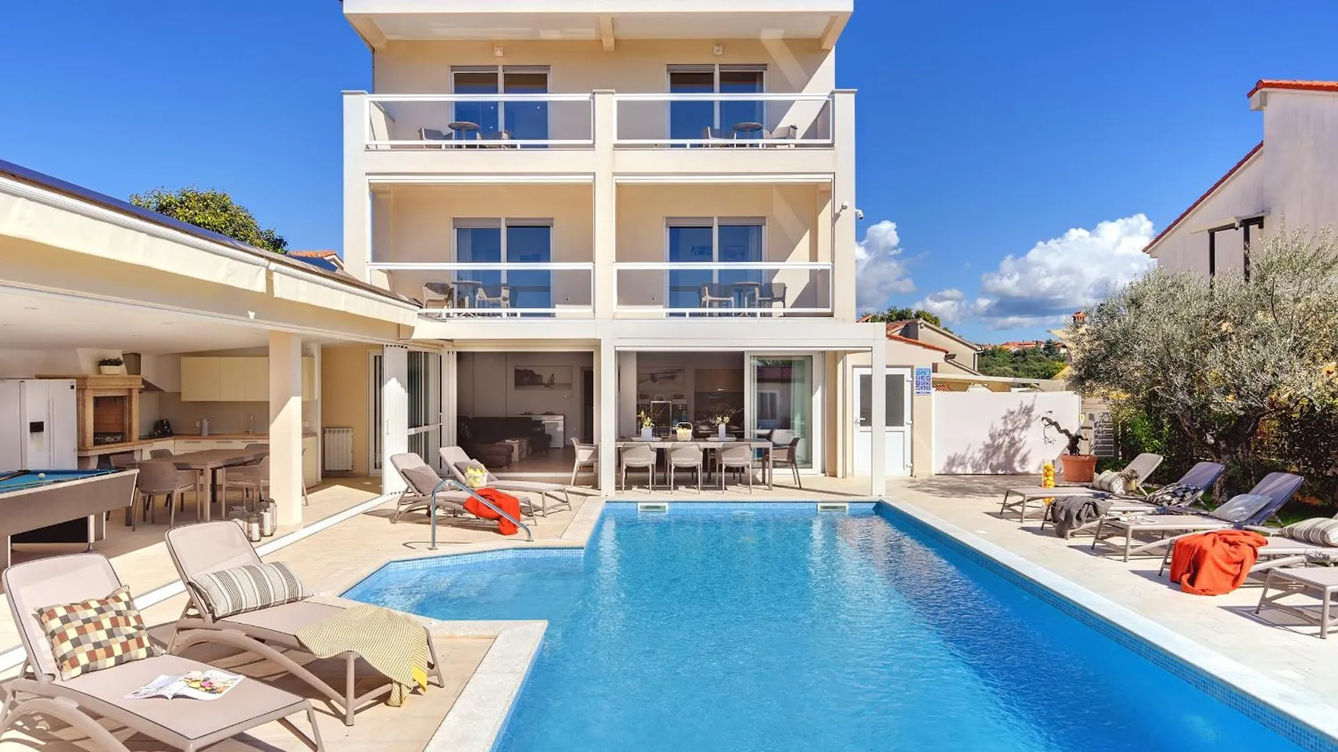 Villa Klen For 15 People Near Pula With Jacuzzi And Children Playgorund