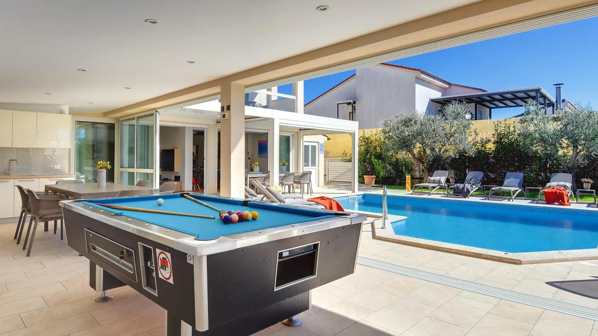 Villa Klen For 15 People Near Pula With Jacuzzi And Children Playgorund 0*,