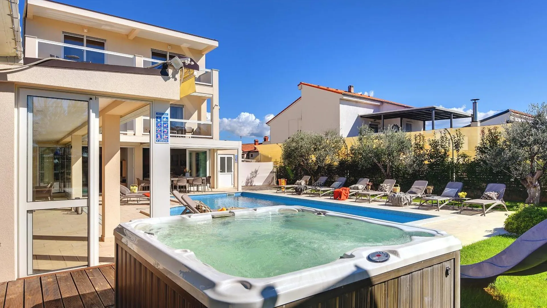Villa Klen For 15 People Near Pula With Jacuzzi And Children Playgorund Kroatien
